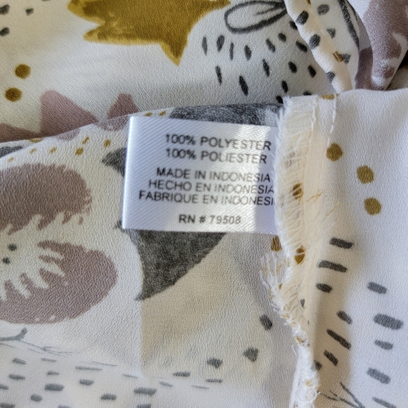 Kenar Women's Blouse V Neck Bell Sleeve Ivory Gold Pink Floral Career Size Small - Picture 7 of 10